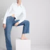 Jeans mit hoher Taille und geradem Bein Jeans mit hoher Taille und geradem Bein