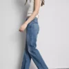 Jeans mit hoher Taille und geradem Bein Jeans mit hoher Taille und geradem Bein