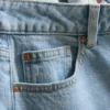 Jeans mit hoher Taille und geradem Bein Jeans mit hoher Taille und geradem Bein