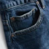 Jeans mit hoher Taille und geradem Bein Jeans mit hoher Taille und geradem Bein