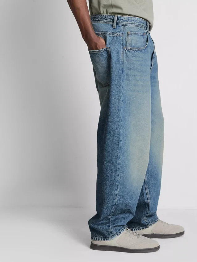 Jeans mit mittlerer Leibhöhe Jeans mit mittlerer Leibhöhe