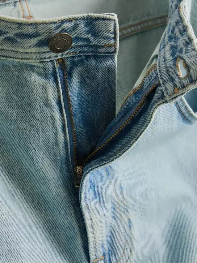 Jeans mit mittlerer Leibhöhe Jeans mit mittlerer Leibhöhe