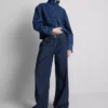 Jeans mit mittlerer Leibhöhe, Gürtel und weitem Bein Jeans mit mittlerer Leibhöhe, Gürtel und weitem Bein