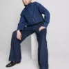 Jeans mit mittlerer Leibhöhe, Gürtel und weitem Bein Jeans mit mittlerer Leibhöhe, Gürtel und weitem Bein