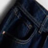 Jeans mit mittlerer Leibhöhe, Gürtel und weitem Bein Jeans mit mittlerer Leibhöhe, Gürtel und weitem Bein