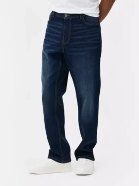 Jeans mit mittlerer Leibhöhe und geradem Bein Jeans mit mittlerer Leibhöhe und geradem Bein
