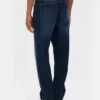 Jeans mit mittlerer Leibhöhe und geradem Bein Jeans mit mittlerer Leibhöhe und geradem Bein