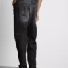 Jeans mit mittlerer Leibhöhe und geradem Bein Jeans mit mittlerer Leibhöhe und geradem Bein