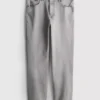 Jeans mit mittlerer Leibhöhe und geradem Bein Jeans mit mittlerer Leibhöhe und geradem Bein