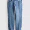 Jeans mit mittlerer Leibhöhe und geradem Bein Jeans mit mittlerer Leibhöhe und geradem Bein
