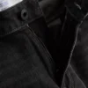 Jeans mit mittlerer Leibhöhe und geradem Bein Jeans mit mittlerer Leibhöhe und geradem Bein