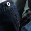 Jeans mit mittlerer Leibhöhe und geradem Bein Jeans mit mittlerer Leibhöhe und geradem Bein