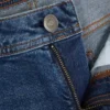 Jeans mit mittlerer Leibhöhe und geradem Bein Jeans mit mittlerer Leibhöhe und geradem Bein