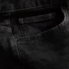 Jeans mit mittlerer Leibhöhe und geradem Bein Jeans mit mittlerer Leibhöhe und geradem Bein