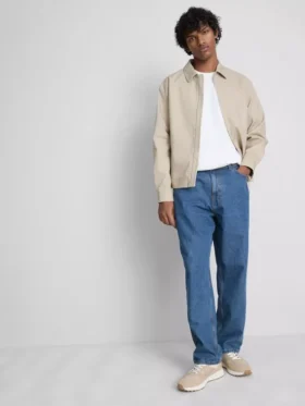 Jeans mit mittlerer Leibhöhe und lockerer Passform