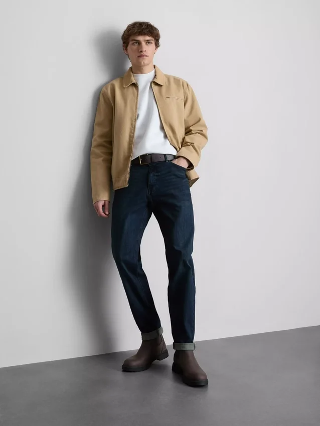 Jeans mit mittlerer Leibhöhe und schmaler Passform Jeans mit mittlerer Leibhöhe und schmaler Passform