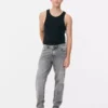 Jeans mit mittlerer Leibhöhe und schmaler Passform