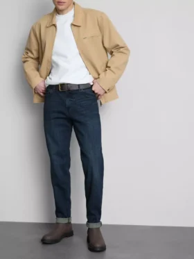 Jeans mit mittlerer Leibhöhe und schmaler Passform Jeans mit mittlerer Leibhöhe und schmaler Passform