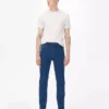 Jeans mit mittlerer Leibhöhe und schmaler Passform Jeans mit mittlerer Leibhöhe und schmaler Passform
