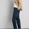 Jeans mit mittlerer Leibhöhe und schmaler Passform Jeans mit mittlerer Leibhöhe und schmaler Passform