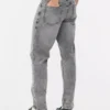 Jeans mit mittlerer Leibhöhe und schmaler Passform