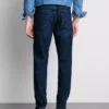 Jeans mit mittlerer Leibhöhe und schmaler Passform Jeans mit mittlerer Leibhöhe und schmaler Passform
