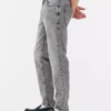 Jeans mit mittlerer Leibhöhe und schmaler Passform