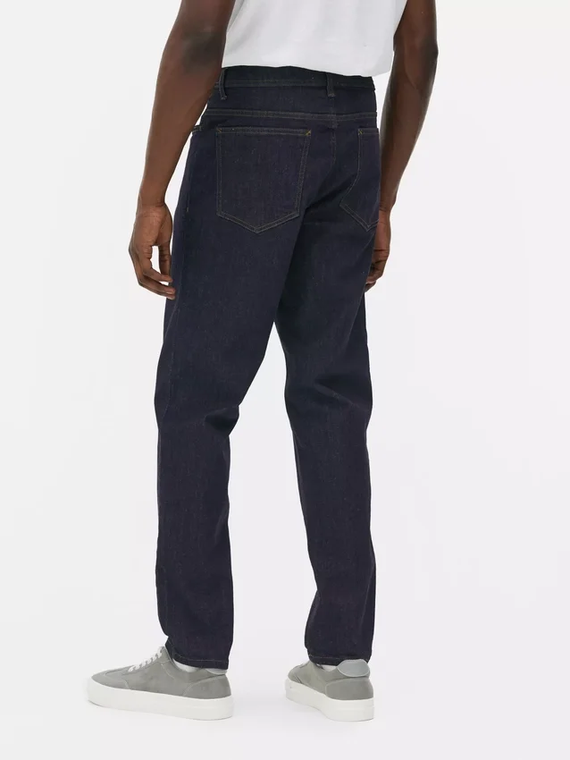Jeans mit mittlerer Leibhöhe und schmaler Passform Jeans mit mittlerer Leibhöhe und schmaler Passform