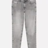 Jeans mit mittlerer Leibhöhe und schmaler Passform