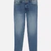 Jeans mit mittlerer Leibhöhe und schmaler Passform Jeans mit mittlerer Leibhöhe und schmaler Passform