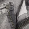 Jeans mit mittlerer Leibhöhe und schmaler Passform