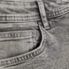 Jeans mit mittlerer Leibhöhe und schmaler Passform