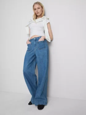 Jeans mit weitem Bein und Taschen vorne