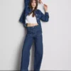 Jeans mit weitem Bein und Taschen vorne Jeans mit weitem Bein und Taschen vorne