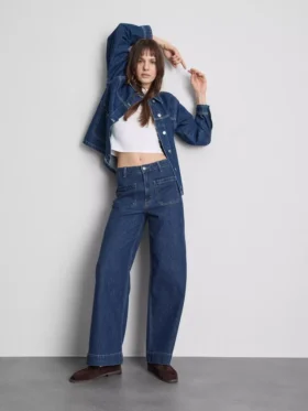 Jeans mit weitem Bein und Taschen vorne