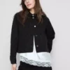 Jeansjacke aus Baumwolle mit aufgesetzten Taschen Jeansjacke aus Baumwolle mit aufgesetzten Taschen