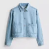 Jeansjacke aus Baumwolle mit aufgesetzten Taschen Jeansjacke aus Baumwolle mit aufgesetzten Taschen