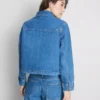 Jeansjacke aus Baumwolle mit aufgesetzten Taschen Jeansjacke aus Baumwolle mit aufgesetzten Taschen