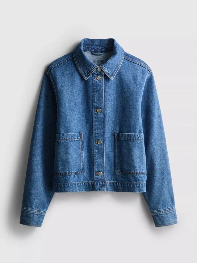 Jeansjacke aus Baumwolle mit aufgesetzten Taschen Jeansjacke aus Baumwolle mit aufgesetzten Taschen