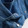 Jeansjacke aus Baumwolle mit aufgesetzten Taschen Jeansjacke aus Baumwolle mit aufgesetzten Taschen