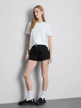 Jeansshorts mit mittlerer Leibhöhe und Umschlag
