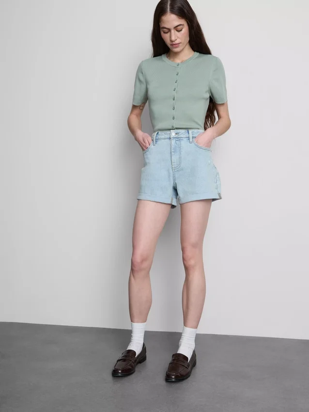 Jeansshorts mit mittlerer Leibhöhe und Umschlag Jeansshorts mit mittlerer Leibhöhe und Umschlag