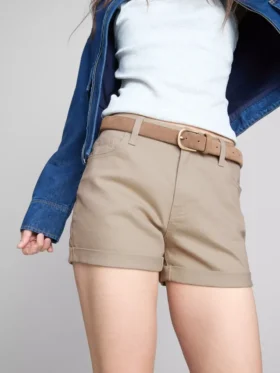 Jeansshorts mit mittlerer Leibhöhe und Umschlag
