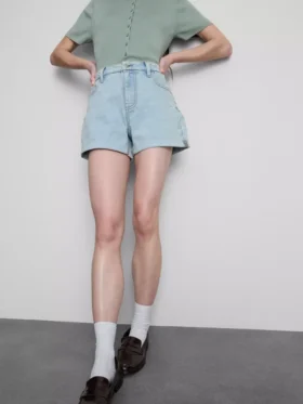 Jeansshorts mit mittlerer Leibhöhe und Umschlag