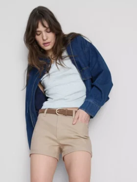 Jeansshorts mit mittlerer Leibhöhe und Umschlag