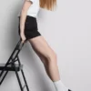 Jeansshorts mit mittlerer Leibhöhe und Umschlag Jeansshorts mit mittlerer Leibhöhe und Umschlag