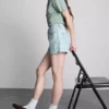 Jeansshorts mit mittlerer Leibhöhe und Umschlag Jeansshorts mit mittlerer Leibhöhe und Umschlag
