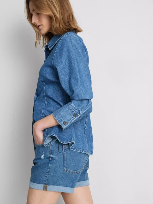 Jeansshorts mit mittlerer Leibhöhe und Umschlag Jeansshorts mit mittlerer Leibhöhe und Umschlag