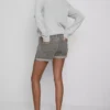 Jeansshorts mit mittlerer Leibhöhe und Umschlag Jeansshorts mit mittlerer Leibhöhe und Umschlag