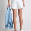 Jeansshorts mit mittlerer Leibhöhe und Umschlag Jeansshorts mit mittlerer Leibhöhe und Umschlag